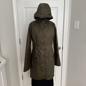 The North Face Rissy 2 Water Repellent Rain Coat in Olive Green